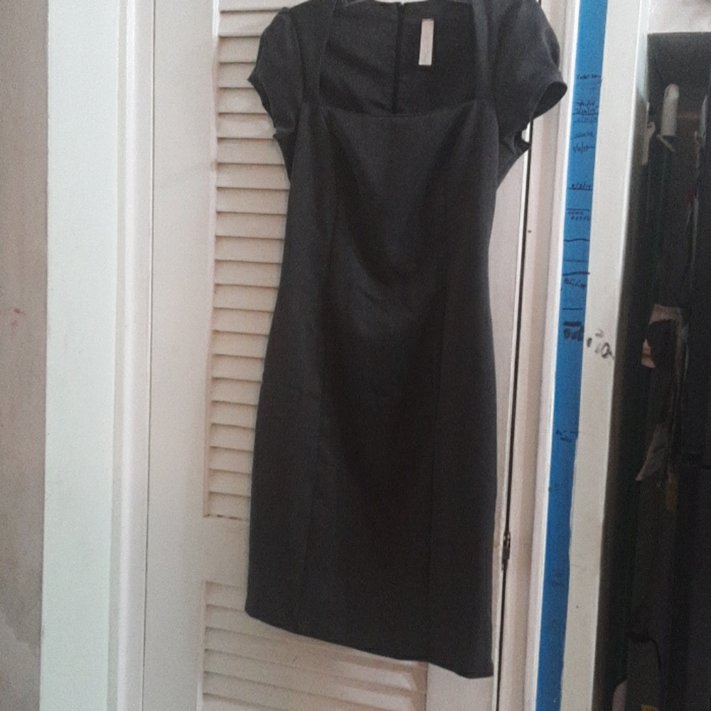 🦄 5/$25 Cap sleeve charcoal gray zip back dress